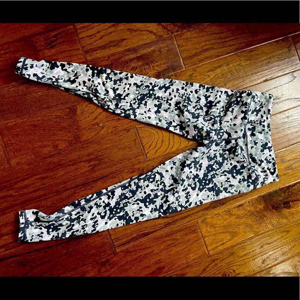 Pink and gray camouflage Victoria’s Secret leggings size Small